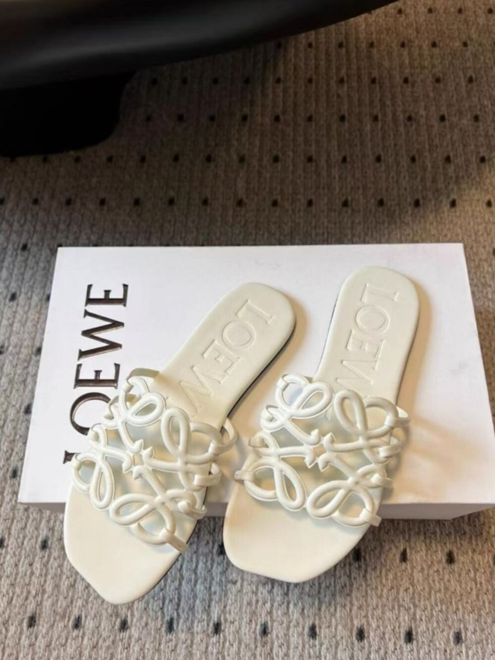 Loewe White Anagram Cutout Leather Slide Flat Sandals